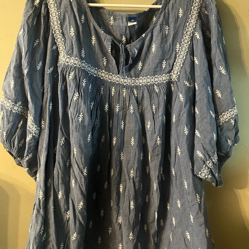 Old Navy Blue and White Embroidered Blouse